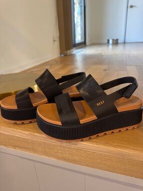 Reef Women’s Black Platform Sandals with Brown Footbed
